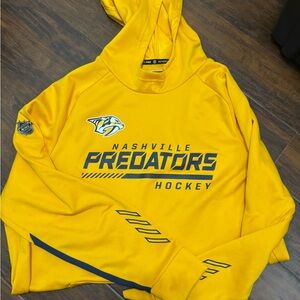 Mens LIKE NEW - Nashville Predators Yellow Hoodie. SIZE LARGE